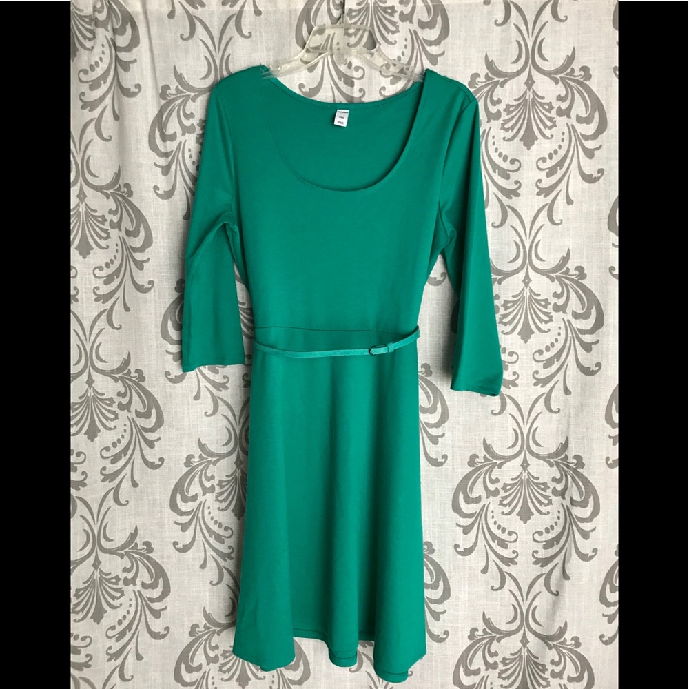 Old navy dress with belt